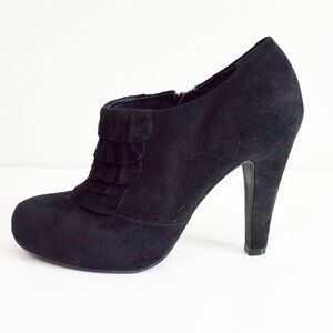 Gianni Bini Tula Black Suede Ruffled Ankle Booties